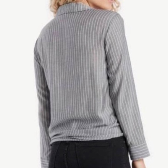 1.State NWT Tie Front Pinstriped Striped Button Down Blouse Gray Size XS - Picture 2 of 10